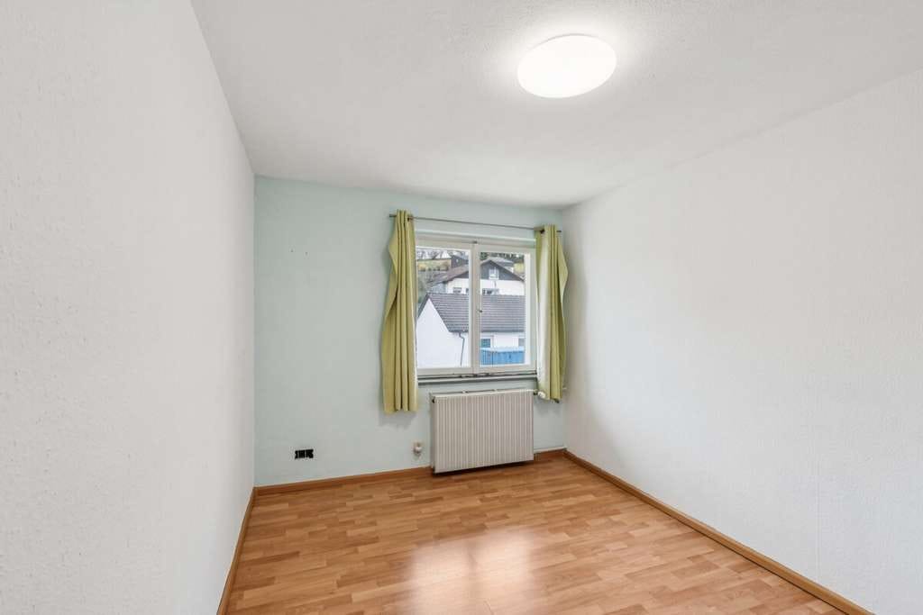 Immobilie in Jestetten - Zweifamilienhaus mit großem Grundstück! - Bild 3