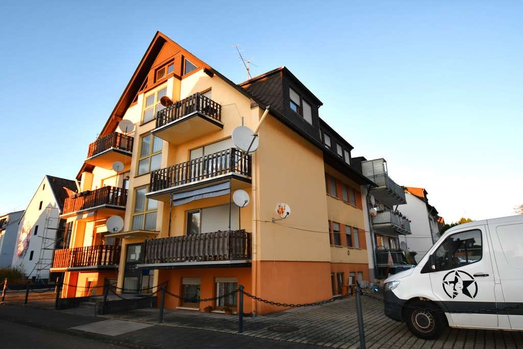 Immobilie in Sankt Sebastian - Attraktives Mehrfamilienhaus mit 8 Wohneinheiten & 8 Garagen - großes Entwicklungspotenzial - Bild 0