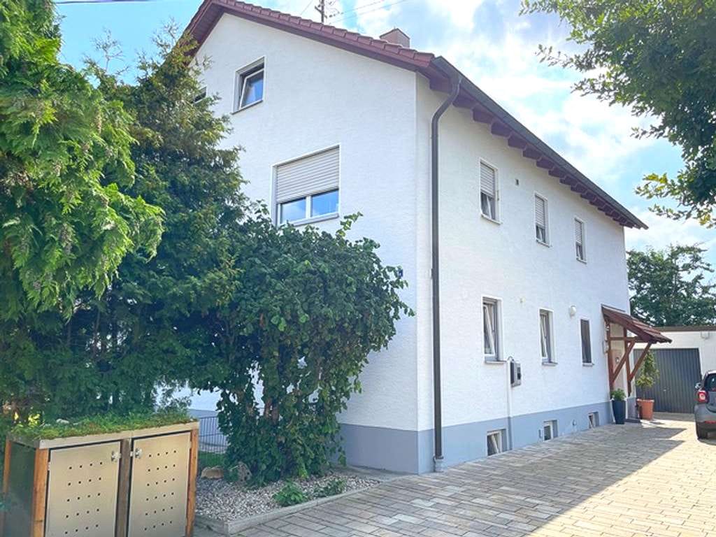 Immobilie in Langweid am Lech - Ankommen. Wohlfühlen. Bleiben.
 – Vielseitiges Wohnhaus mit Garten und Perspektive in Langweid - Bild 0