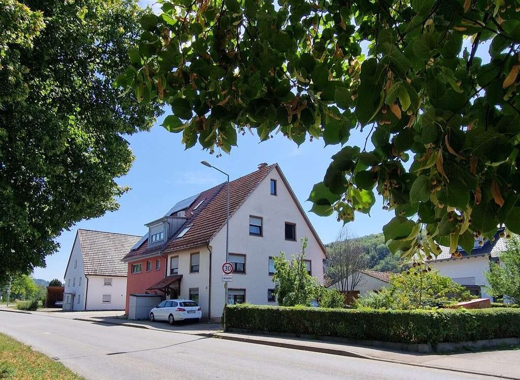 Immobilie in Ummendorf - Großzügige Doppelhaushälfte mit Garten, Obstbäume & Garage - Bild 1