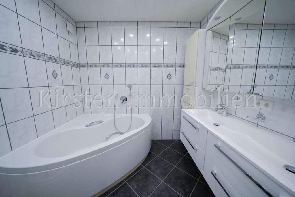 Immobilie in Haigerloch - Modernisierte 3-Zimmer-Wohnung mit Balkon und Garage – sofort verfügbar in Haigerloch-Owingen! - Bild 4