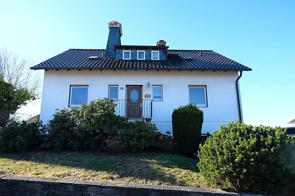 Immobilie in Schenklengsfeld - Solides Einfamilienhaus mit ELW in angenehmer Lage von Wippershain ! - Bild 3