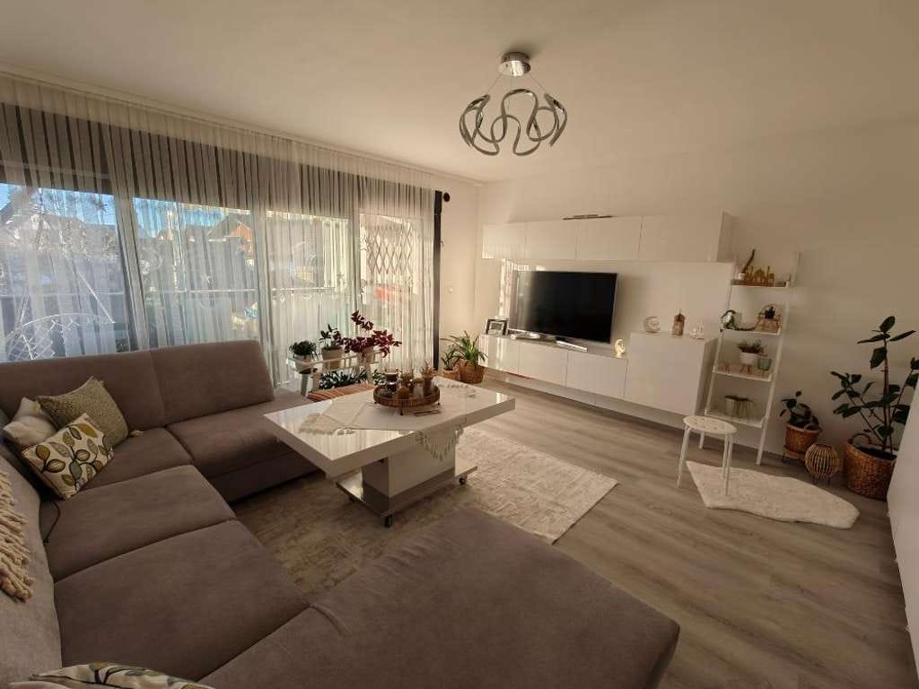 Immobilie in Urbach - Großzügig wohnen, sicher investieren: 4,5-Zimmer-Wohnung mit 2 Balkone - Bild 0