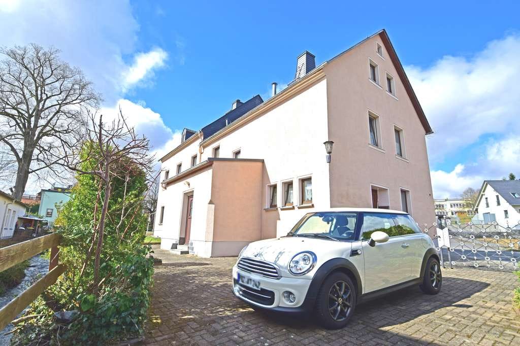 Immobilie in Zwönitz - *Wohnen & Arbeiten vereint – vielseitiges Stadthaus mit Entwicklungspotenzial* - Bild 0