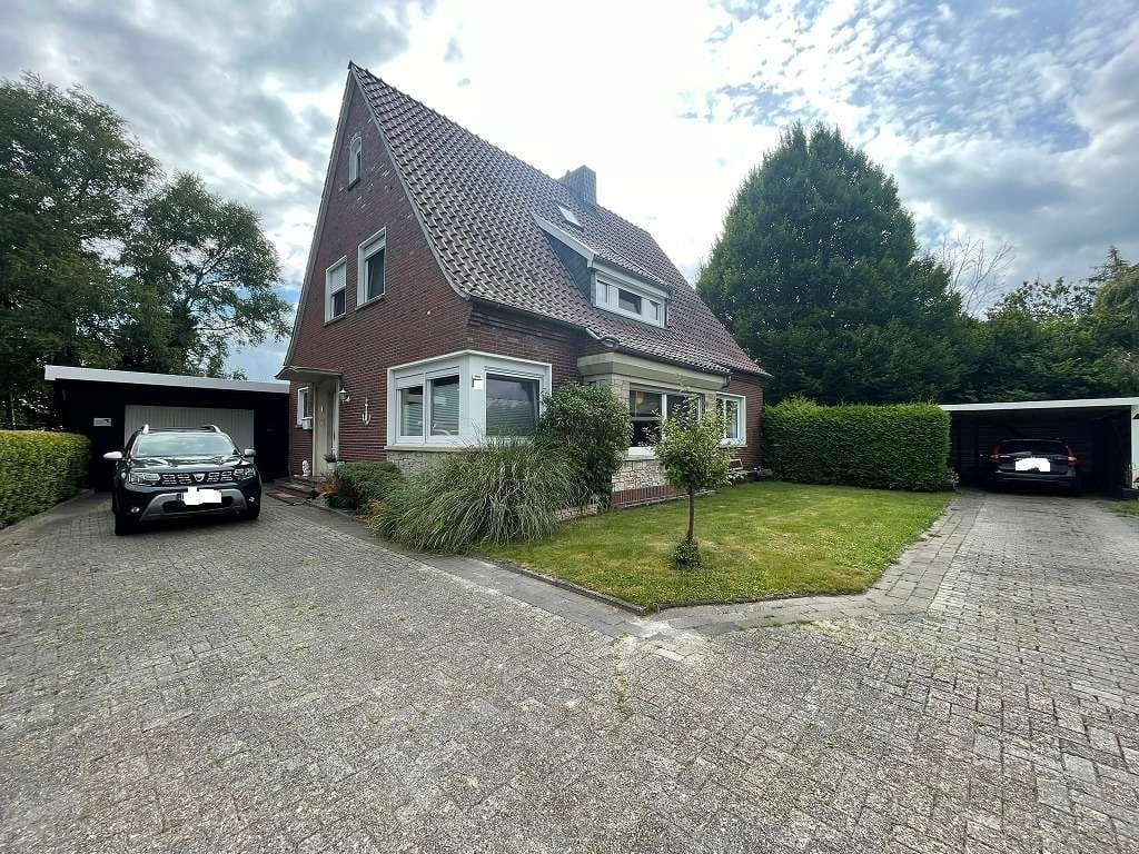 Immobilie in Neukamperfehn - Ehemaliges Kapitänshaus auf großzügigem Grundstück - viel Raum für individuelle Wohnideen - Bild 0