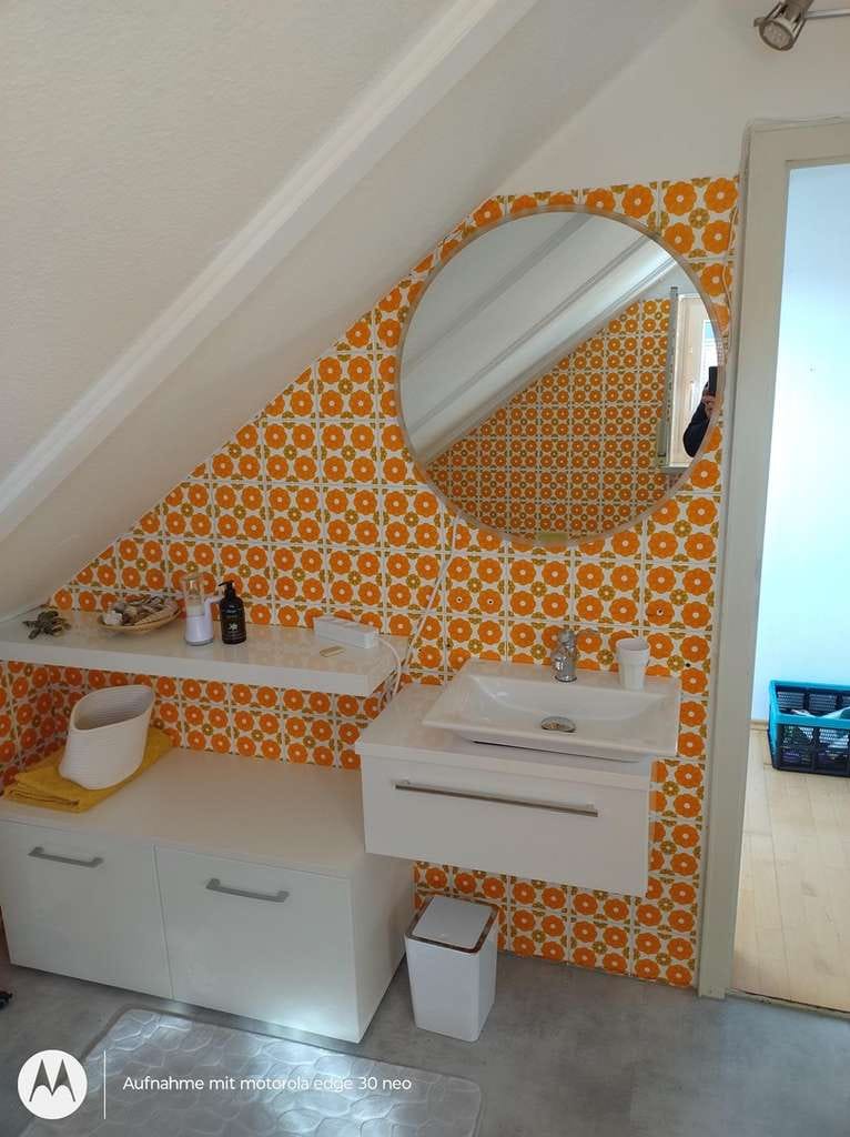 Immobilie in Adelshofen - Freistehendes Einfamilienhaus mit separater Einliegerwohnung - Bild 2