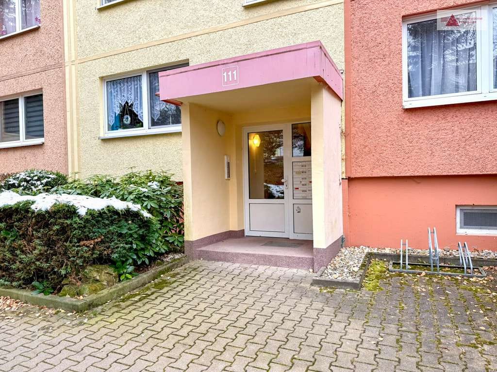 Immobilie in Annaberg-Buchholz - 3-Raum-Eigentumswohnung mit Balkon & Garage: ruhige Lage von Annaberg-Buchholz, Barbara-Uthmann-Ring - Bild 1