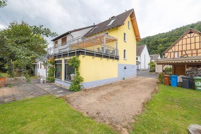 Immobilie in Leubsdorf - Landhaus für die kleine Familie charmant renoviert in Roßbach-Wied - Bild 0