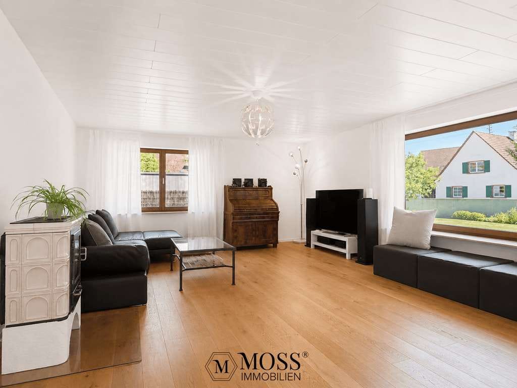 Immobilie in Heitersheim - Großzügiges Mehrfamilienhaus | 210 m² Wfl. | 7 Zimmer | 975 m² Grundstück | Garten & Garagen - Bild 4