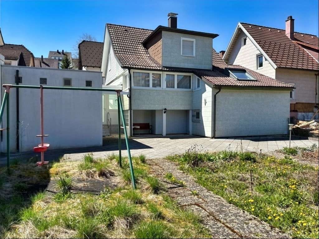 Immobilie in St. Georgen im Schwarzwald - Einfamilienhaus mit Garage - Bild 3