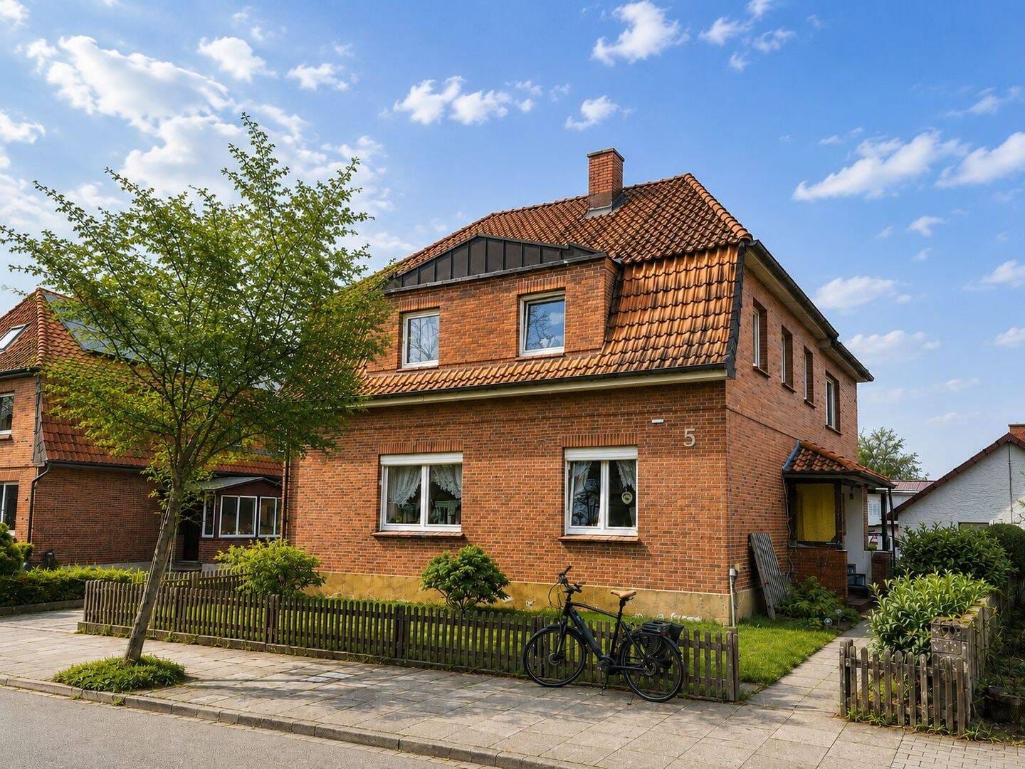 Immobilie in Bad Bevensen - Toplage Möllerstraße: 2-3 Familienhaus auf traumhaftem Grundstück mit großem Potenzial - Bild 0