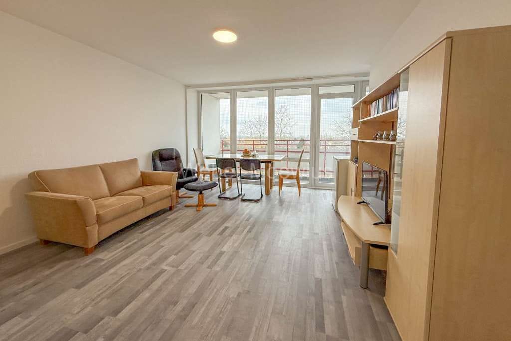Immobilie in Sankt Augustin - Single-Apartment mit Loggia im 5. OG / Aufzug vorhanden / zentrale Lage, alles fußläufig erreichbar - Bild 0
