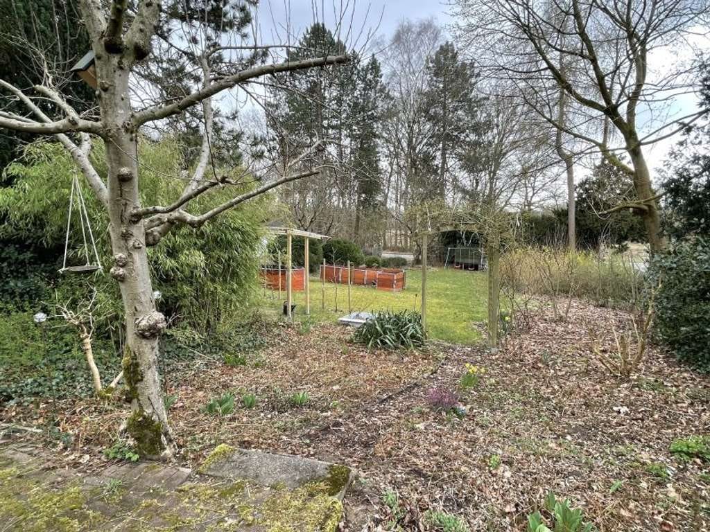Immobilie in Heidmoor - Lentföhrden: Einzigartiges Architektenhaus mit zahlreichen Zimmern! - Bild 4