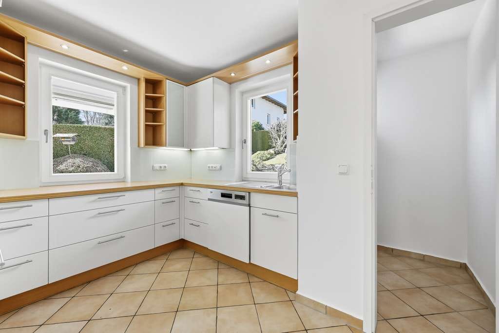 Immobilie in Tutzing - Exklusive 3-Zimmer-Gartenwohnung in Tutzing
- Ruhe, Sonne & Nähe zum See - - Bild 4