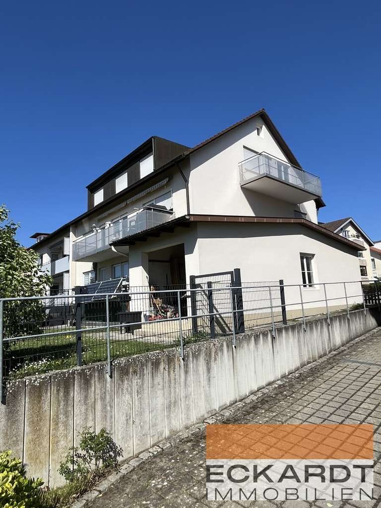 Immobilie in Immenstaad am Bodensee - 3-Familienhaus mitten in Immenstaad mit viel Potential - Bild 1