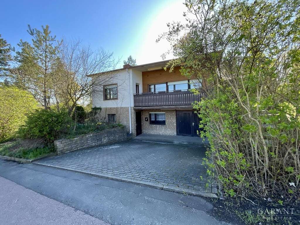 Immobilie in Mansfeld - Einfamilienhaus mit Garten, Terrasse und vielseitigem Kellergeschoss in Mansfeld! - Bild 0