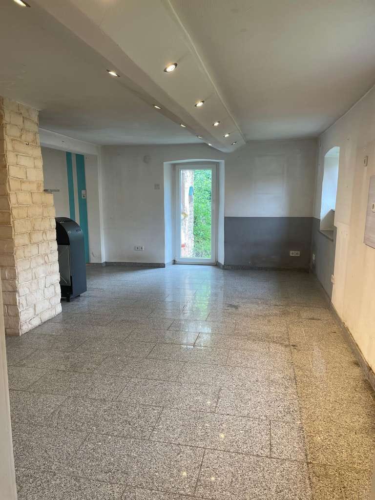 Immobilie in Nanzdietschweiler - Nanzdietschweiler - Ehemaliges Bauernhaus mit Garage in ruhiger Lage - Bild 1