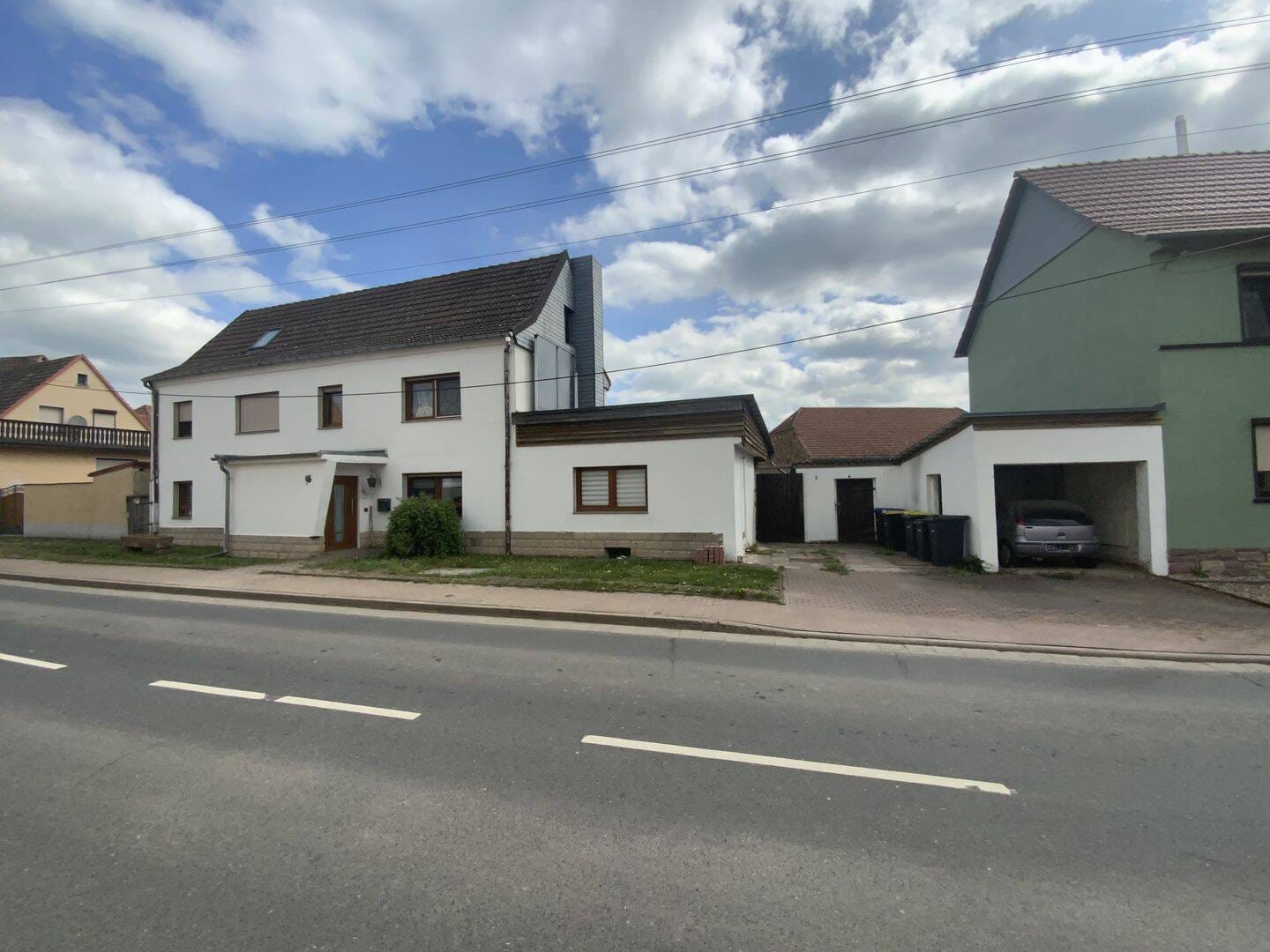 Immobilie in Bad Frankenhausen/Kyffhäuser - Familiendomizil mit großzügiger Wohnfläche und weitläufigem Gartenbereich - Bild 1