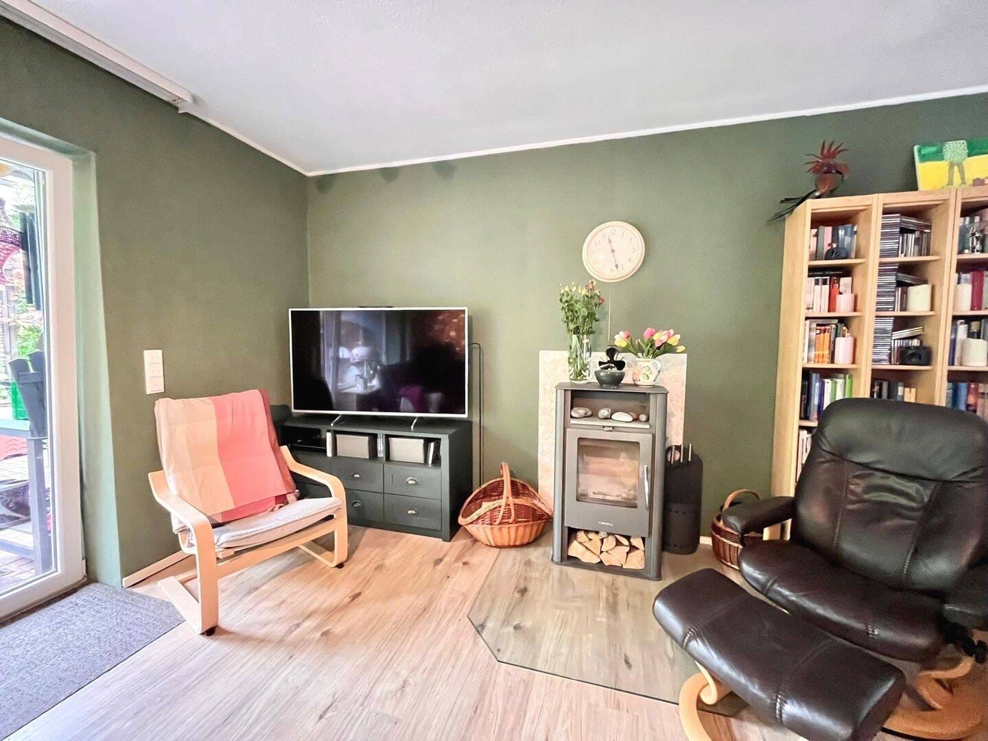 Immobilie in Habichtswald - Energetisch modernisiertes, freistehendes Ein- bis Dreifamilienhaus in beliebter Lage von Habichtswald-Dörnberg - Bild 3