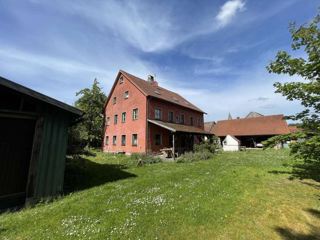 Immobilie in Beratzhausen - Oberpfälzer Wohnstallhaus: Wohnen im Sonnendorf an der schwarzen Laber nahe Regensburg - Bild 0