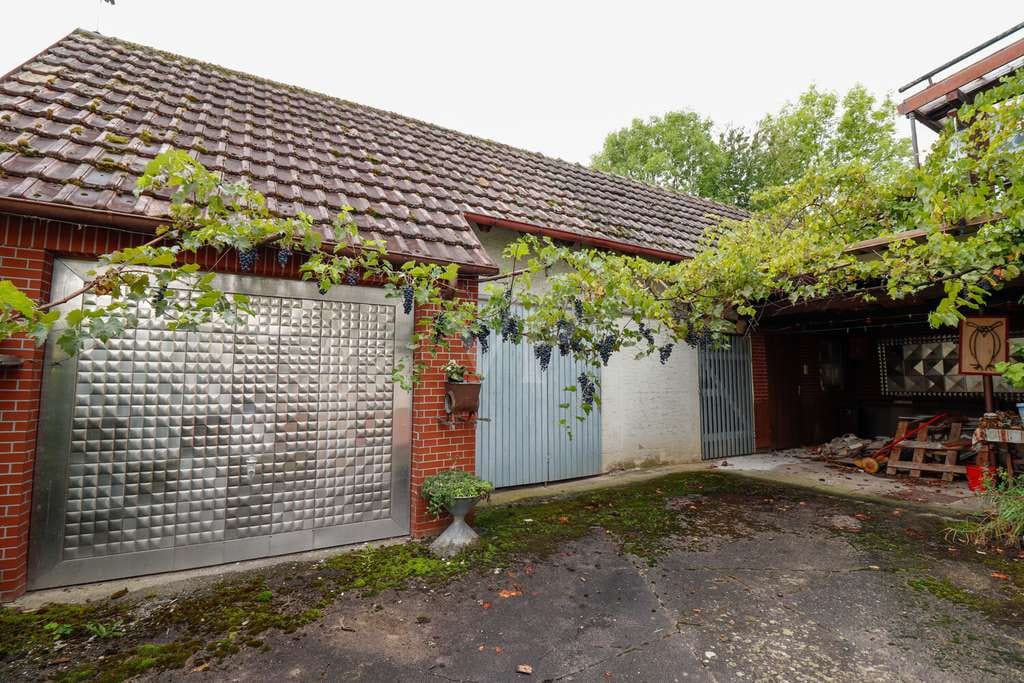 Immobilie in Sulzfeld - Sanierungsbedürftiges Zweifamilienhaus mit großem Grundstück in Sulzfeld - Bild 3