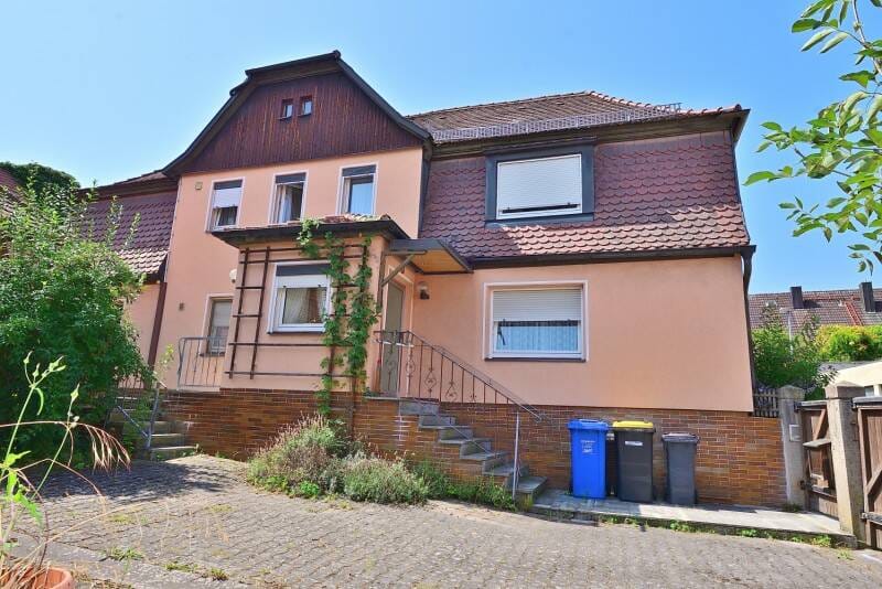 Immobilie in Burgbernheim - Haus, Werkstatt, Halle und Garten warten auf einen neuen Eigentümer - Bild 0