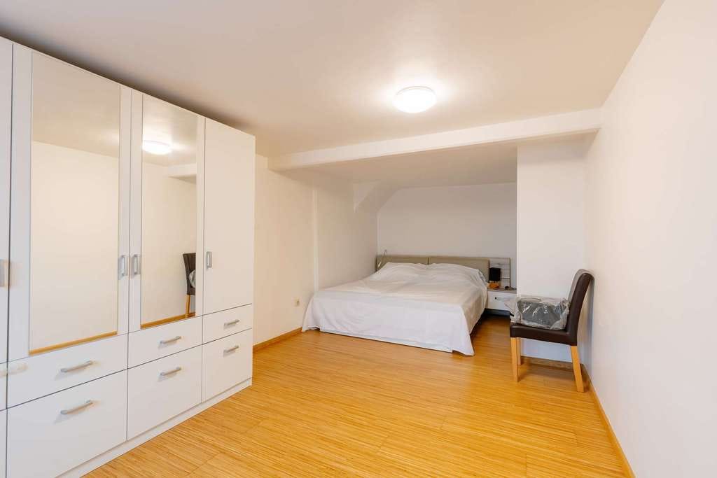 Immobilie in Teningen - Vielseitiges Hof-Ensemble mit zwei Wohneinheiten, Dachterrasse, Produktion und Verkauf in Köndringen - Bild 4