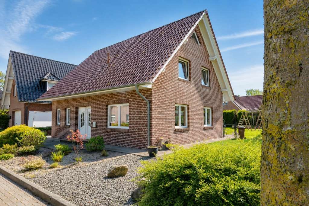 Immobilie in Garrel - Familientraum in ländlicher Idylle mit Nähe zur Stadt - Bild 0