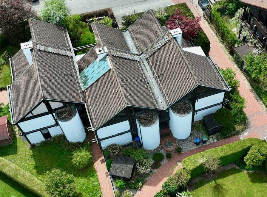 Immobilie in Stephanskirchen - Familienfreundliches Wohnhaus mit Loftcharakter und Pool - Bild 0
