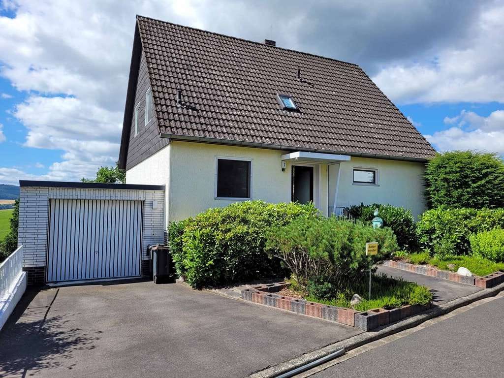 Immobilie in Bad Hersfeld - TOP LAGE!!! Sonnig gelegenes Einfamilienhaus mit Fernblick - Bild 0