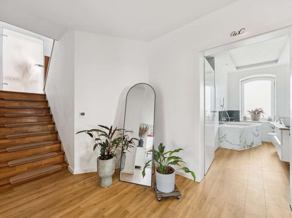 Immobilie in Schellerten - Exklusives Loft-Wohnen mit Garten, Terrasse und Garage in Schellerten – stilvoll kernsaniert - Bild 2