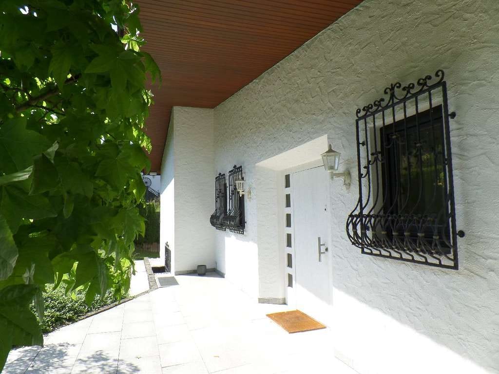 Immobilie in Waldems - Traumblick inklusive: Besondere Architektenvilla - Bild 3