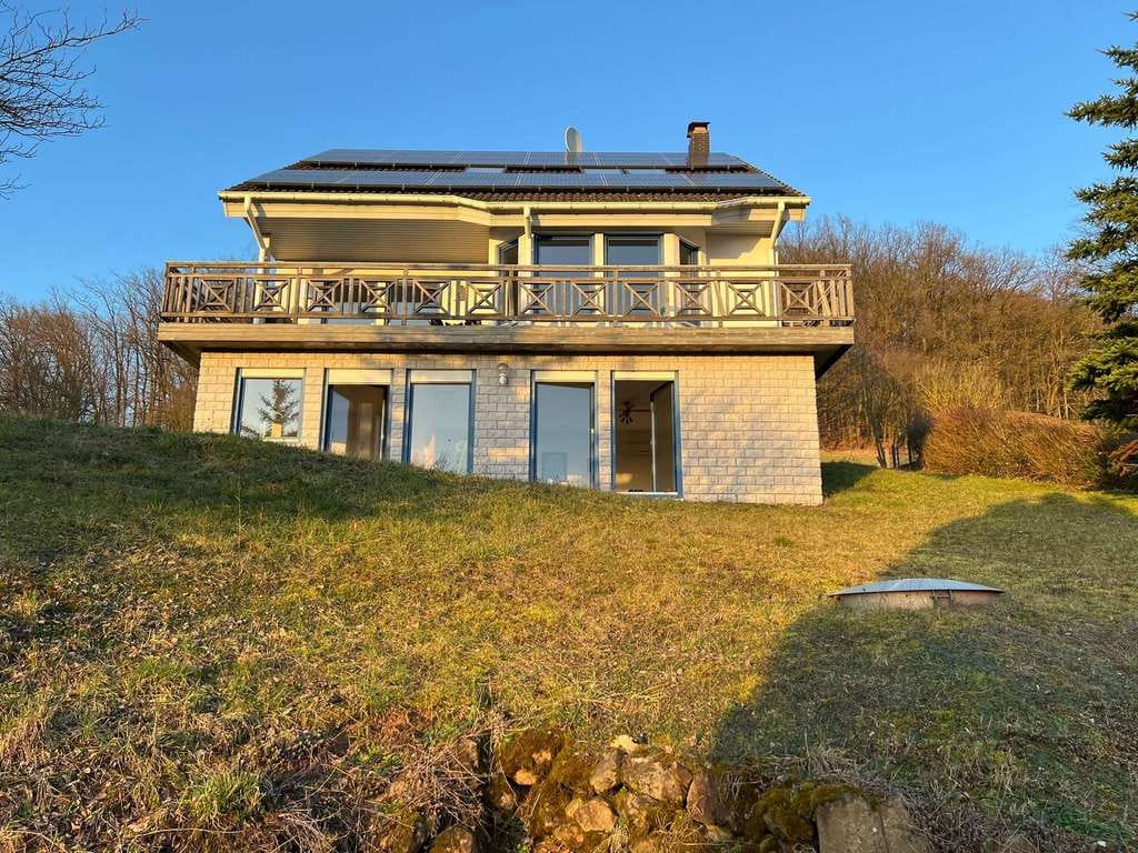 Immobilie in Schlüchtern - * RESERVIERT * Gepflegtes Haus mit Einliegerwohnung am Hang mit herrl. Fernblick und in Waldrandlage - Bild 4
