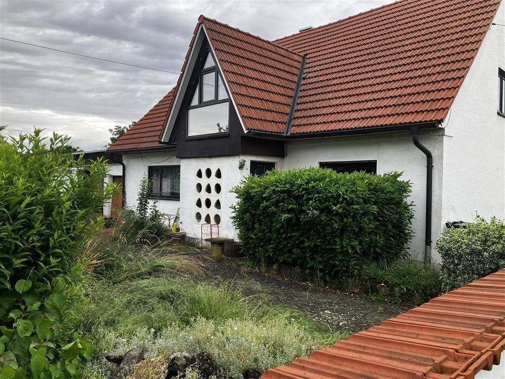 Immobilie in Eitensheim - Familienfreundlich wohnen: EFH mit großer Dachterrasse, Kachelofen und Top-Anbindung in Eitensheim  - Bild 0