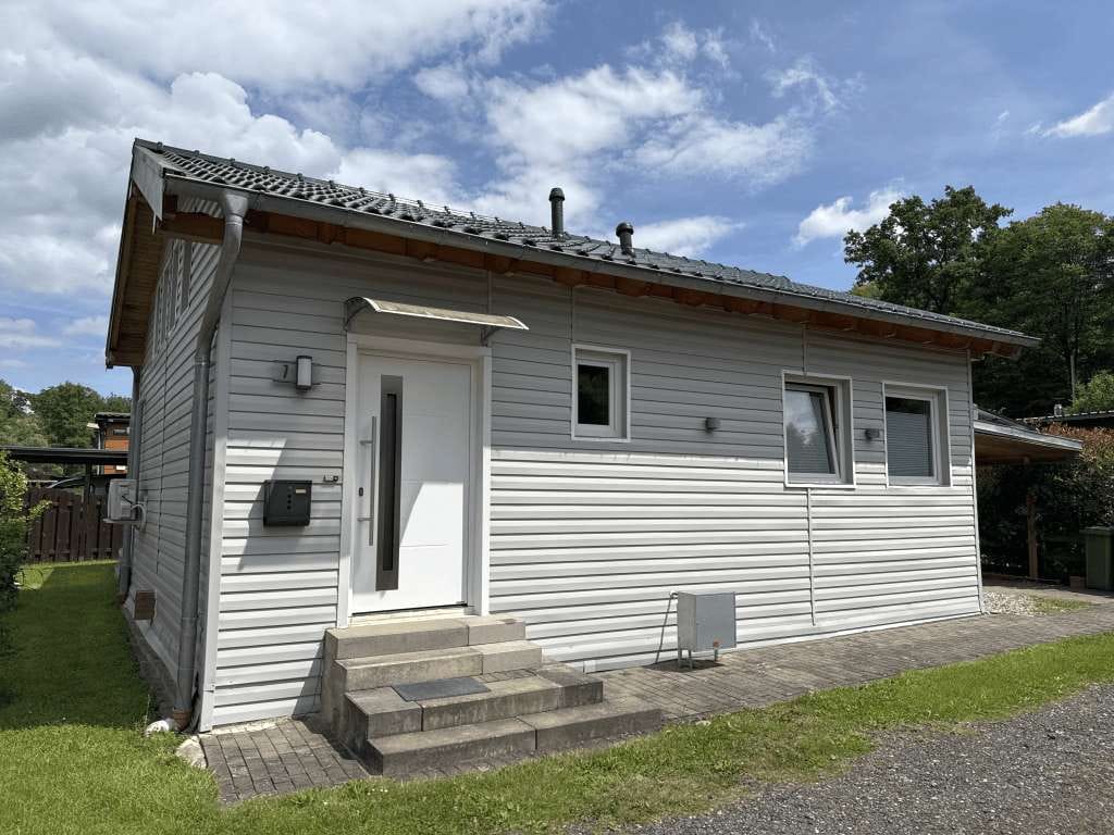 Immobilie in Niederwambach - Attraktives Wohn- / und Ferienhaus mit Terrasse in ruhiger Natur - Bild 2