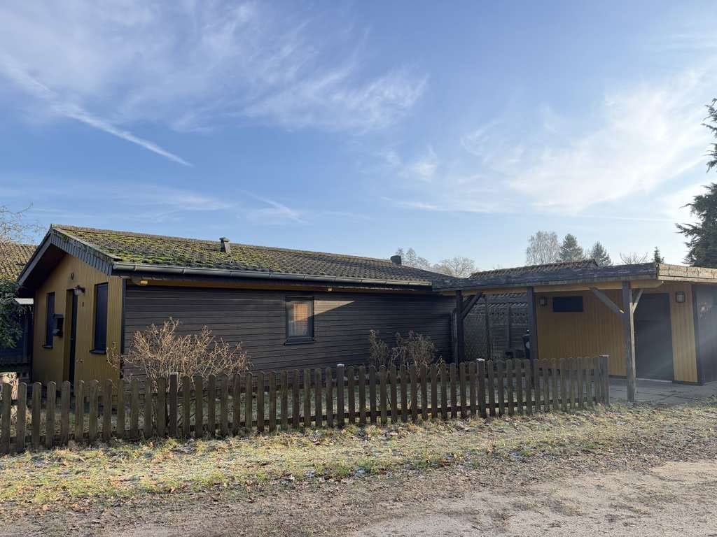 Immobilie in Gudow - … nur wenige Schritte zum See! Attraktives Ferienhaus mit gr. Süd-Terrasse und Carport 
 - Bild 0