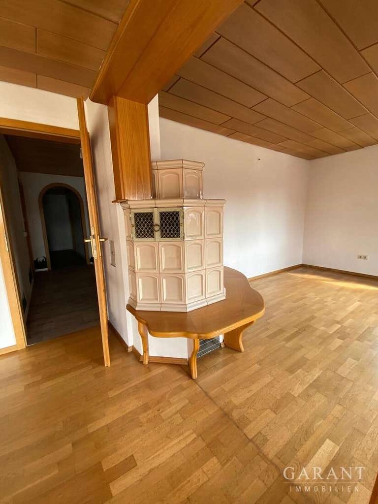 Immobilie in Unterschneidheim - Zweifamilienhaus mit Potential - Bild 1