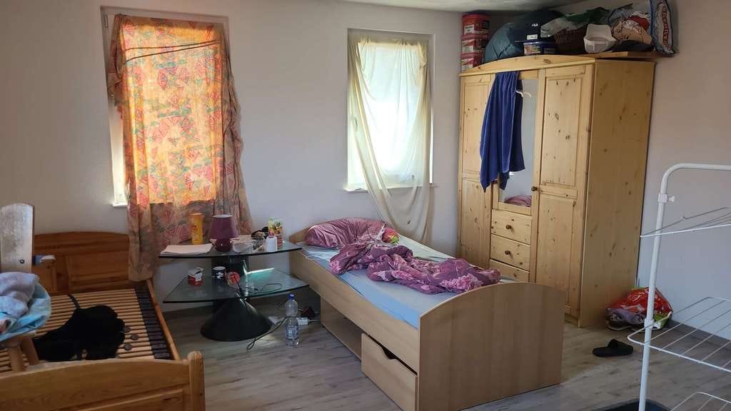 Immobilie in Straubenhardt - Sanierungsbedürftige Doppelhaushälfte mit Schuppen - Bild 3
