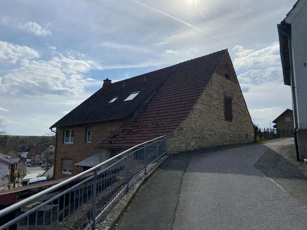Immobilie in Büren - Eine ganz besondere Gelegenheit - 2 Wohneinheiten plus ehemaliges Stallgebäude - Bild 2