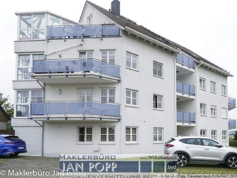 Immobilie in Mohlsdorf-Teichwolframsdorf - 8 Wohnungen - 3 Garagen - 5 Stellplätze - Bild 1