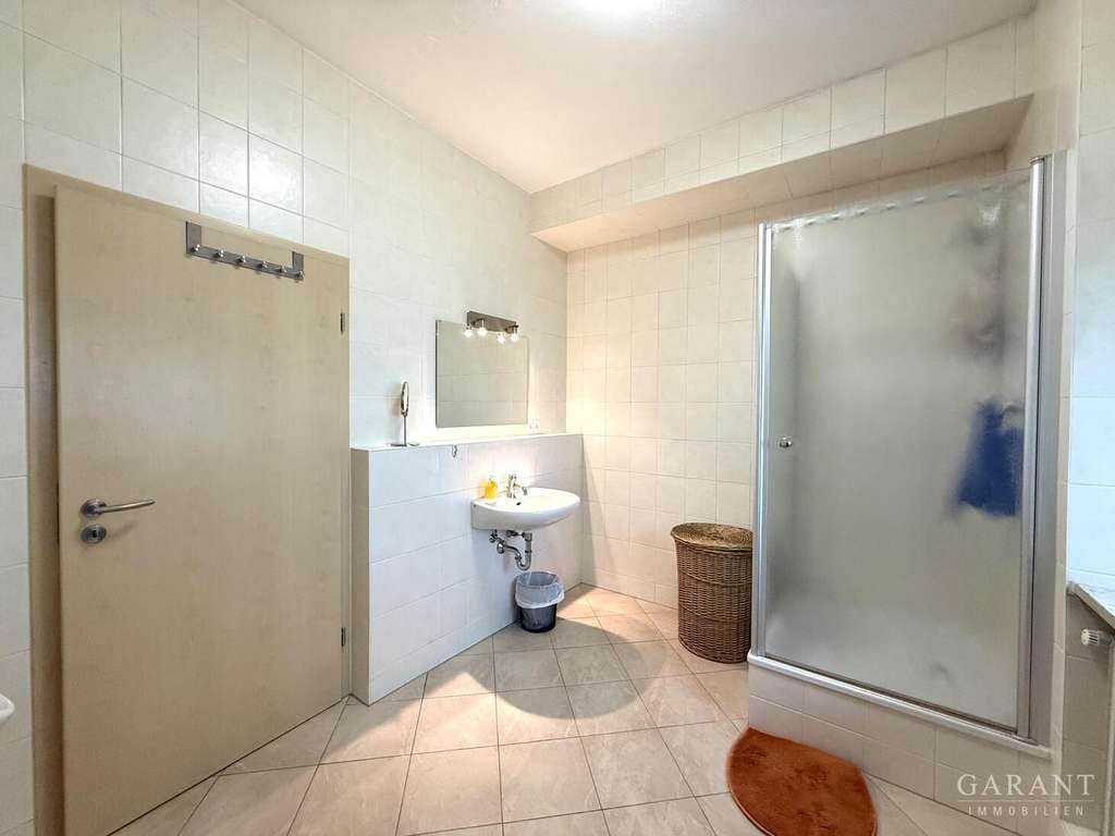 Immobilie in Erdweg - Viel Platz, gute Lage, große Möglichkeiten - 3-Zimmer-Wohnung in Erdweg - Bild 4