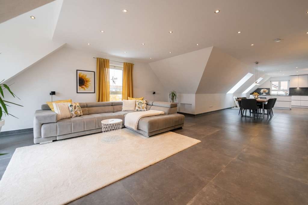 Immobilie in Hallstadt - Hochwertiges Wohnen über den Dächern von Hallstadt – 178 m² Wohnkomfort auf einer Ebene - Bild 0