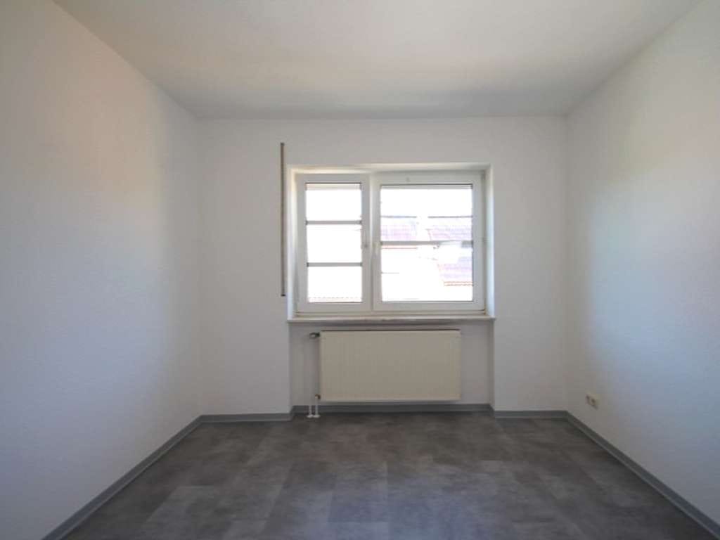 Immobilie in Alsfeld - ***Ihr erster Schritt zum Eigentum - RENOVIERTE 2-Zimmer-Whg - ca. 45 m² - Sonnenbalkon*** - Bild 3