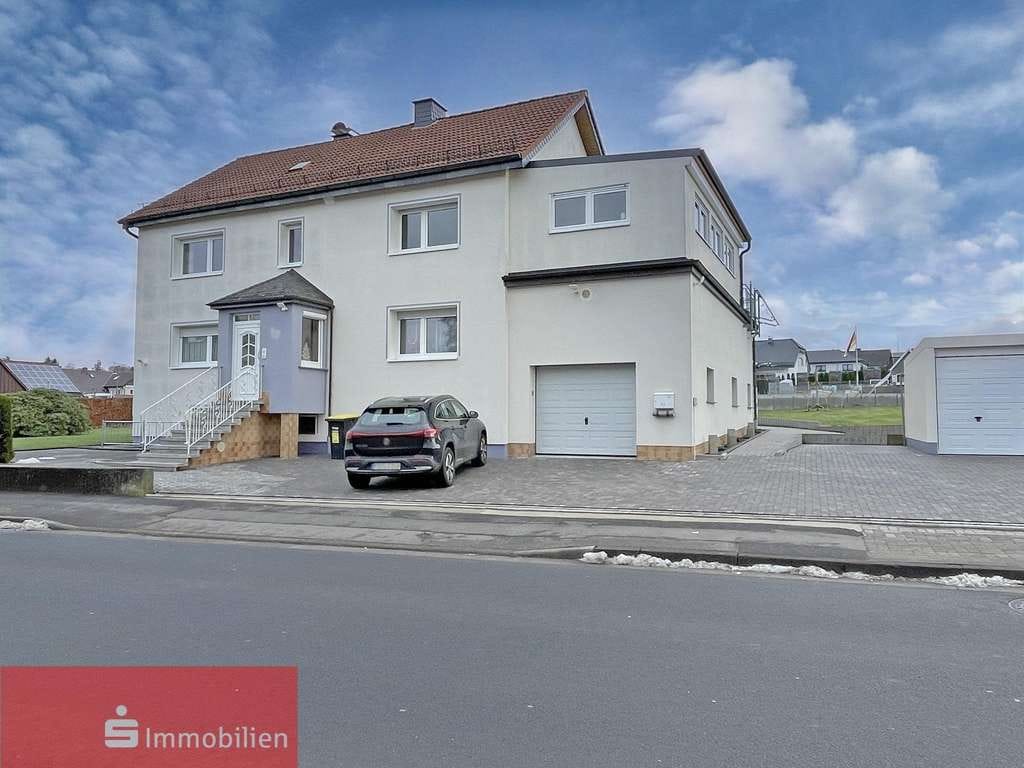 Immobilie in Hosenfeld - EINZIEHEN UND WOHLFÜHLEN – Schmuckes Ein-/Zweifamilienhaus mit großem Grundstück - Bild 0