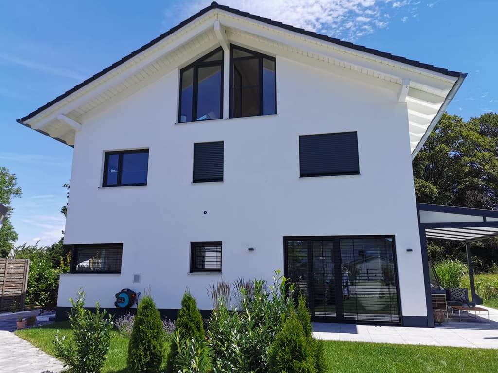Immobilie in Rott am Inn - Neuwertiges Wohnerlebnis: Lichtdurchflutete DHH in absoluter Ruhelage – Provisionsfrei - Bild 0