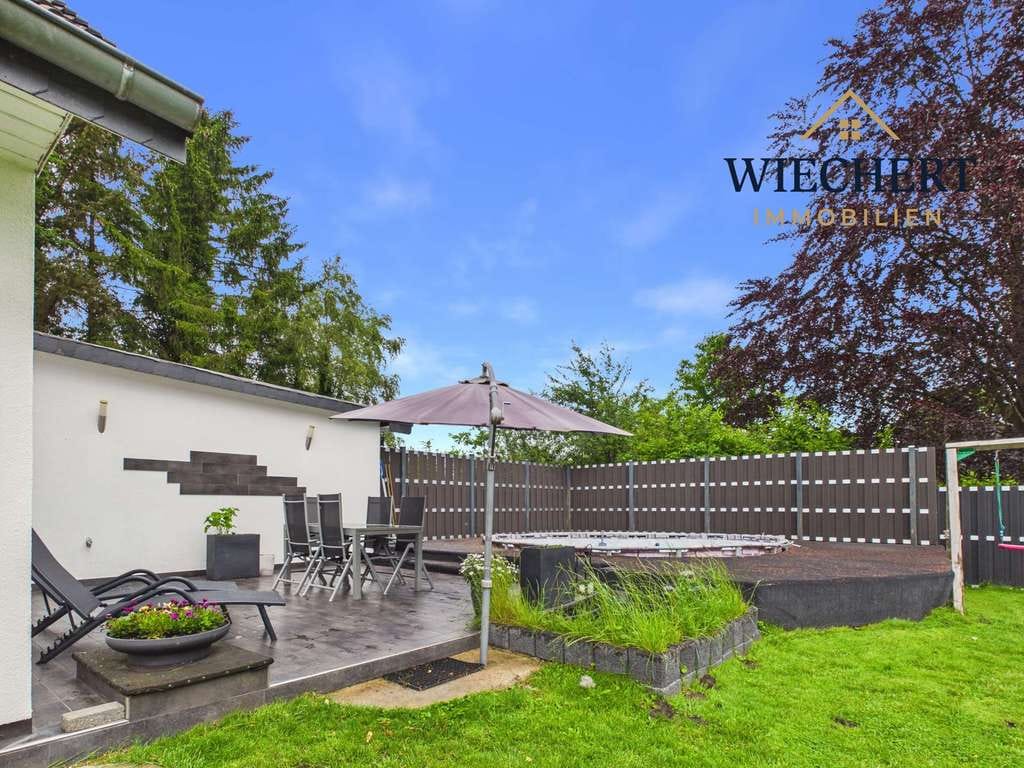 Immobilie in Hambergen - Viel Platz für die ganze Familie – modernisiertes Einfamilienhaus mit Pool und großem Grundstück - Bild 1