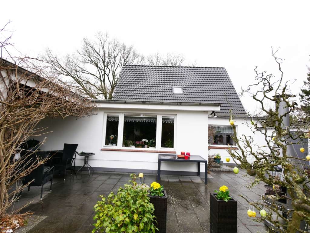 Immobilie in Hasloh - Großzügiges Einfamilienhaus mit Keller, Garage & Nebengebäude in ruhiger Lage - Bild 1