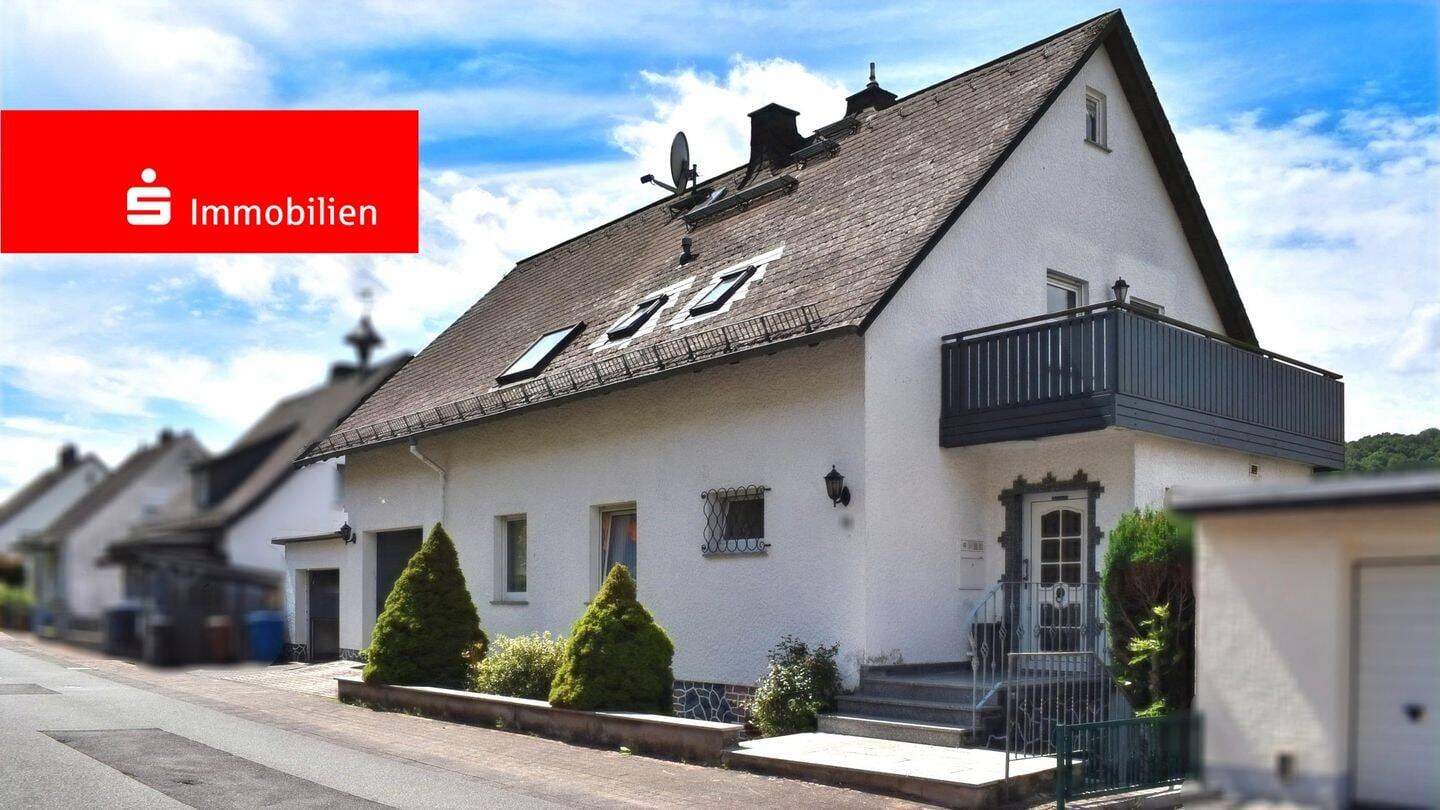 Immobilie in Mengerskirchen - Flexibel nutzbares Einfamilienhaus mit Einliegerwohnung Mengerskirchen ++ Dillhausen ++ - Bild 0