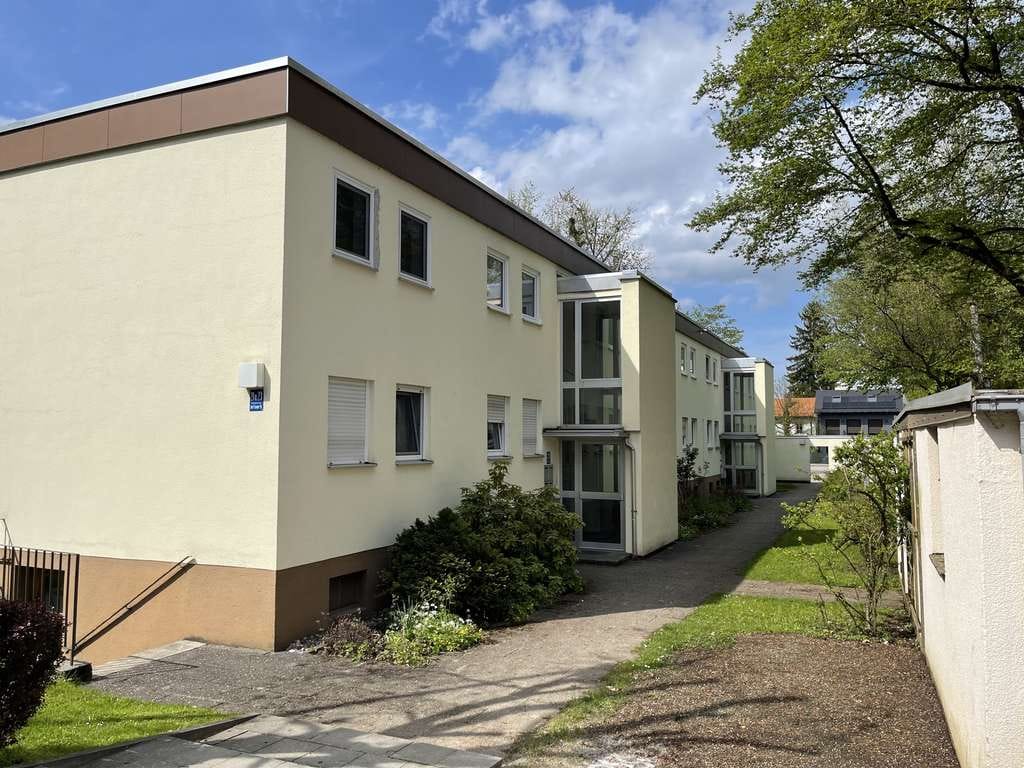 Immobilie in Grünwald - Familienfreundliche 4-Zimmer-Wohnung mit sonniger Westloggia in Grünwald - Bild 0