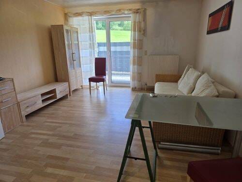 Immobilie in Nüdlingen - Herrlicher Ausblick! 2 Zimmer-Eigentumswohnung mit Terrasse und Stellplatz in Nüdlingen Riedweg 75 (ID 10385) - Bild 2